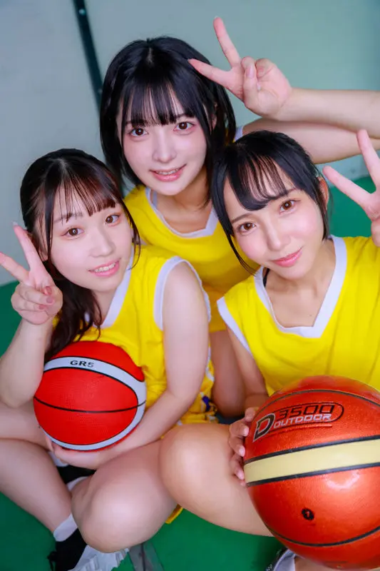 【三葉まこ・美咲音・虹村ゆみ】【淫乱化進行中】フレッシュな青春の女子校生がハーレムと乱交で豹変-1