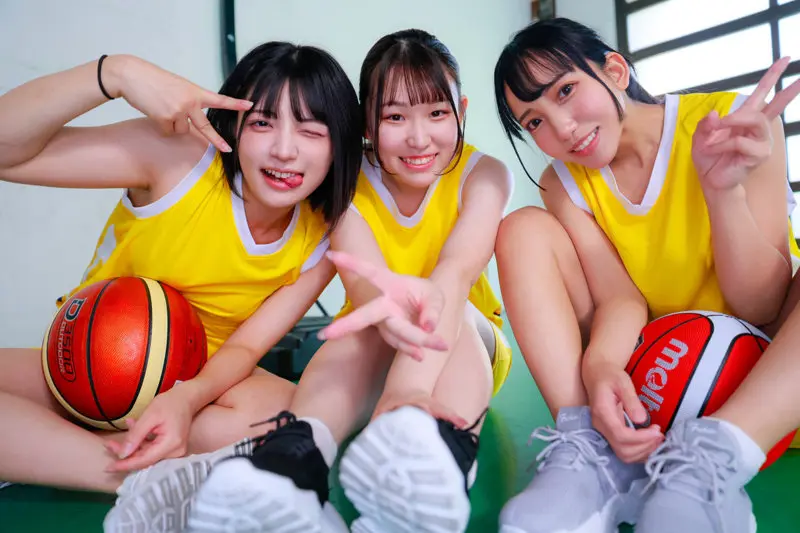 【三葉まこ・美咲音・虹村ゆみ】【淫乱化進行中】フレッシュな青春の女子校生がハーレムと乱交で豹変-2