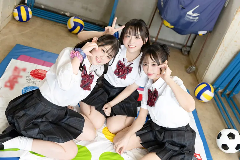 【天音かんな・小島みこ・白石なぎさ】【隅々までエロい】コスプレ姿体型が全編で輝く-1