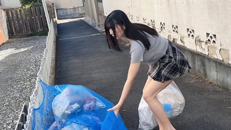 【福原みな】素顔の優雅な熟女が中出しで本性をさらけ出す-1