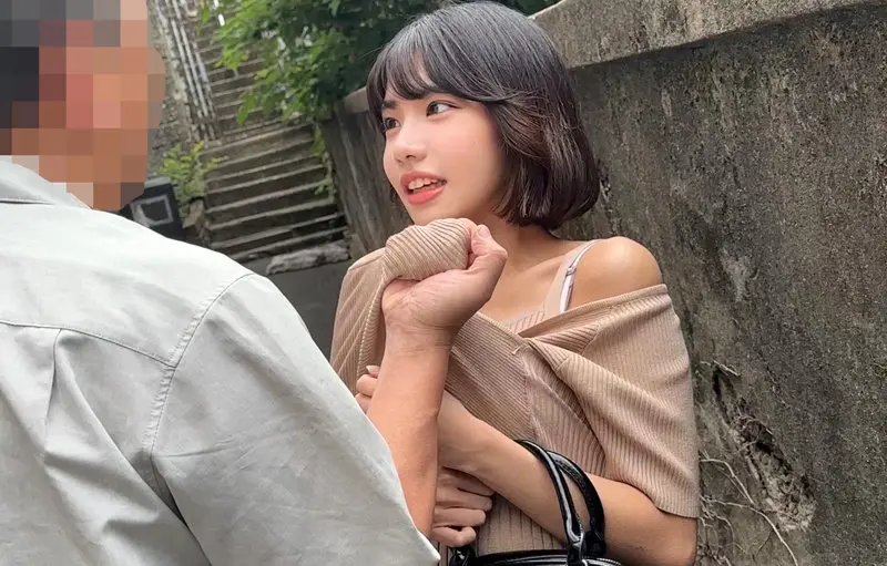 【梅田みなみ】【脱がされた美】立体的な巨乳がオーガズムと中出しで大絶叫！-1